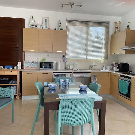 Zoe's By Turtle Bay *