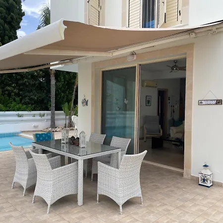 Zoe's By Turtle Bay Villa