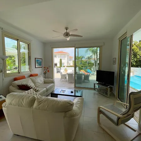 Zoe's By Turtle Bay *