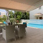 Zoe's By Turtle Bay Villa *