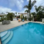 Zoe's By Turtle Bay